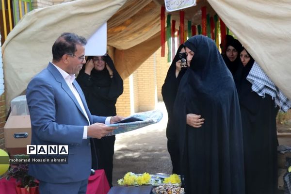 برگزاری جشن عاطفه‌ها در دبستان شهید نوروزی ابرکوه