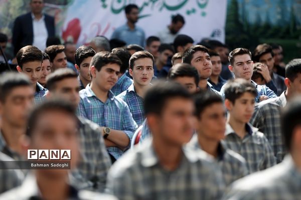 آیین افتتاحیه چهارمین دوره لاله‌های روشن