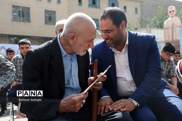 آیین افتتاحیه چهارمین دوره لاله‌های روشن