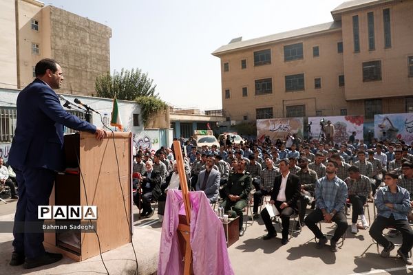 آیین افتتاحیه چهارمین دوره لاله‌های روشن