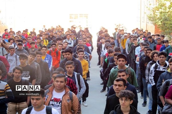 مراسم آغاز امامت حضرت مهدی (عج) و گرامیداشت هفته دفاع مقدس در هنرستان نمونه امام خمینی(ره) شهرستان بجنورد