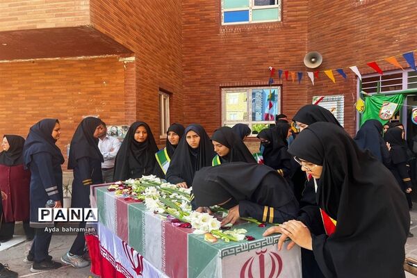استقبال از شهید گمنام در مدرسه نبوت صفادشت
