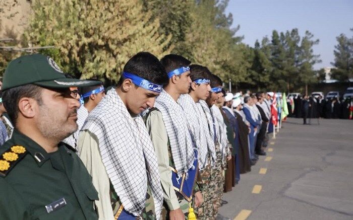 برگزاری همایش اقتدار فرهنگیان و دانش‌آموزان استان قم