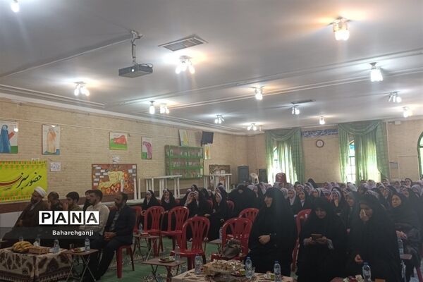آیین رو نمایی از کتاب «به رسم عموقاسم» دل نوشته‌های دانش‌آموزان در دبستان شاهد لاله‌ها