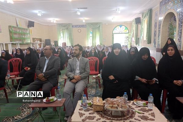 آیین رو نمایی از کتاب «به رسم عموقاسم» دل نوشته‌های دانش‌آموزان در دبستان شاهد لاله‌ها