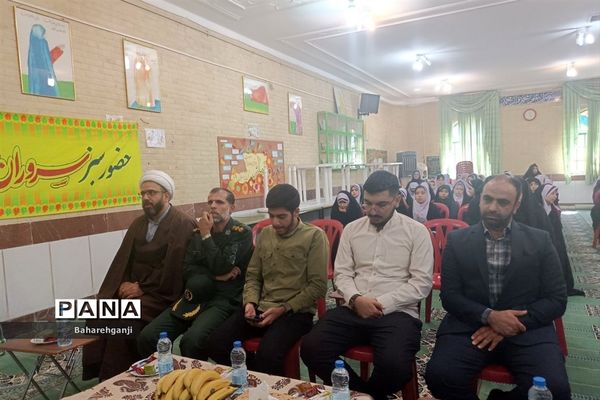 آیین رو نمایی از کتاب «به رسم عموقاسم» دل نوشته‌های دانش‌آموزان در دبستان شاهد لاله‌ها