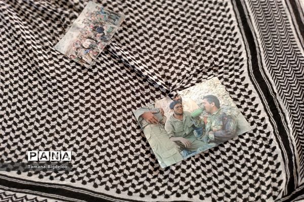 مراسم گرامیداشت و یاد شهدا به‌مناسبت هفته دفاع مقدس در مدرسه توفیق