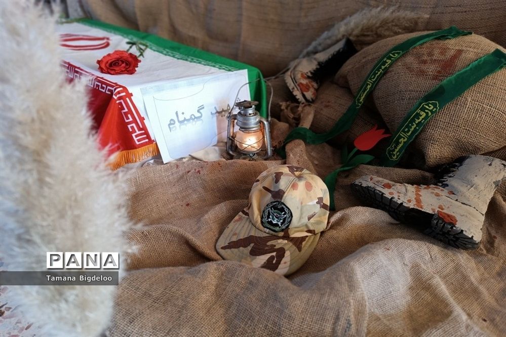 مراسم گرامیداشت و یاد شهدا به‌مناسبت هفته دفاع مقدس در مدرسه توفیق