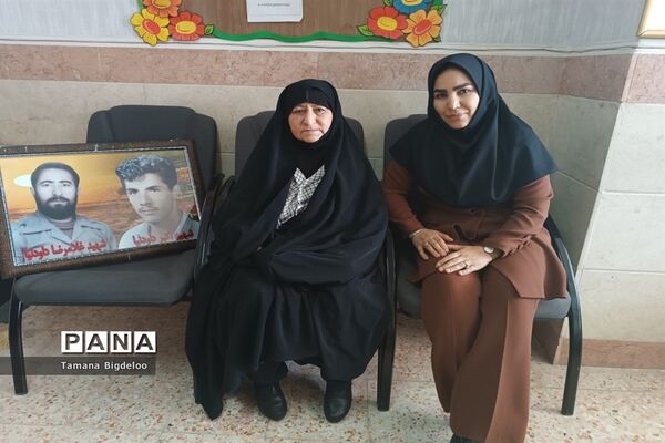 مراسم گرامیداشت و یاد شهدا به‌مناسبت هفته دفاع مقدس در مدرسه توفیق