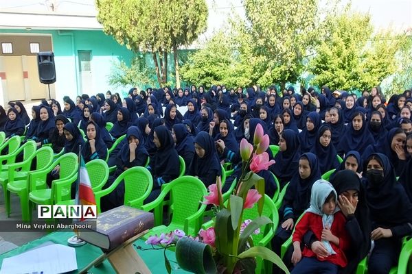 برگزاری مراسم دفاع مقدس در آموزشگاه دخترانه علامه مجلسی شهرستان پیشوا