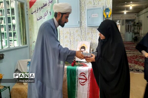 نشست بصیرتی دانش‌آموزان آموزشگاه شاهد فردوس بافق