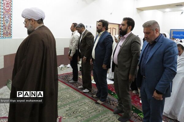 برپایی نماز در راستای اجرای طرح نورچشم در ناحیه یک شهرری