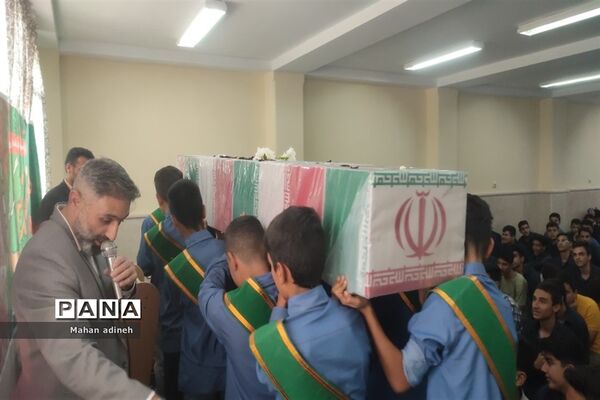 مراسم تجدید پیمان با شهید گمنام در دبیرستان علامه حلی۲ شهر جدید پرند