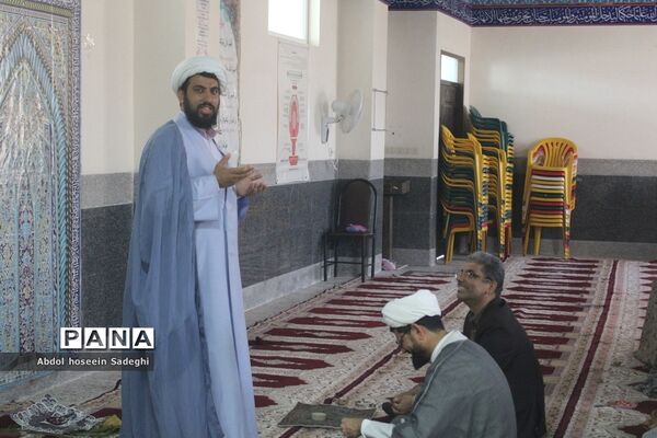 نماز جماعت در دبیرستان متوسطه اول شهید سهام خیام بوشهر
