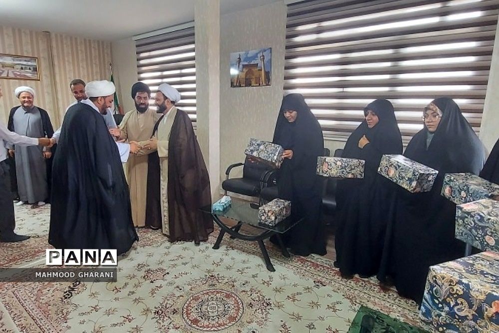 مراسم تجلیل از روحانیون طرح امین مدارس منطقه کهریزک