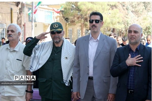 آیین نواختن زنگ ایثار و شهادت در دبیرستان پسرانه نابینایان امید