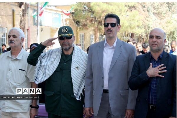 آیین نواختن زنگ ایثار و شهادت در دبیرستان پسرانه نابینایان امید