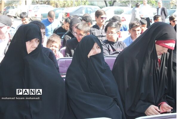آیین نواختن زنگ ایثار و شهادت در دبیرستان پسرانه نابینایان امید
