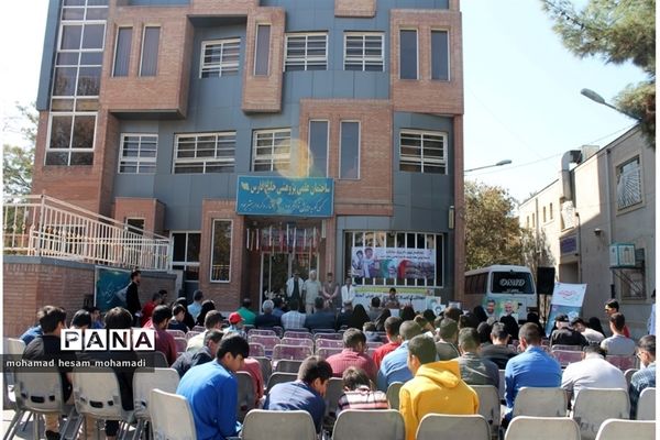 آیین نواختن زنگ ایثار و شهادت در دبیرستان پسرانه نابینایان امید