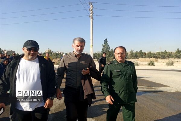 همایش بزرگ پیاده‌روی خانوادگی در شهرستان رباط‌کریم