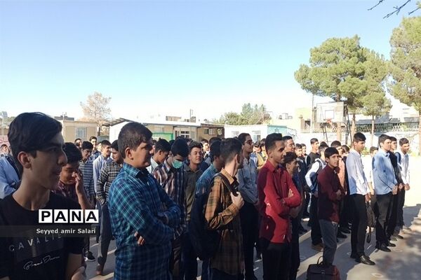 برگزاری هفته دفاع مقدس در دبیرستان تیزهوشان شهید بهشتی کاشمر