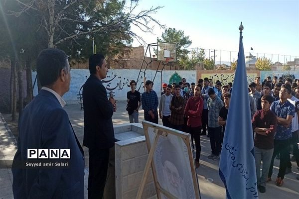 برگزاری هفته دفاع مقدس در دبیرستان تیزهوشان شهید بهشتی کاشمر