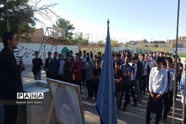 برگزاری هفته دفاع مقدس در دبیرستان تیزهوشان شهید بهشتی کاشمر