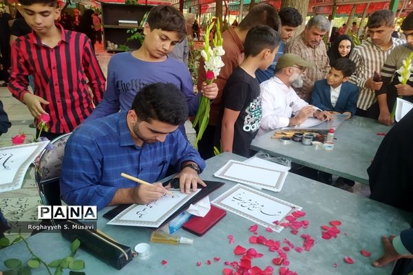 آیین گلباران مزار شهدا به‌مناسبت هفته دفاع مقدس