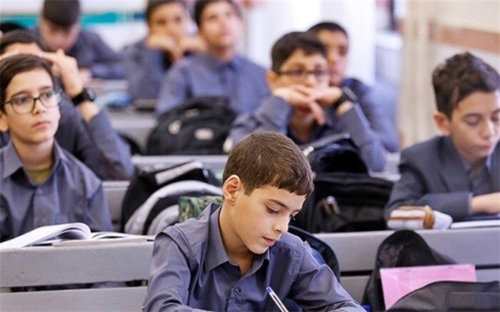 آموزش مفاهیم مالی به دانش‌آموزان  از مقطع متوسطه دوم آغاز شود