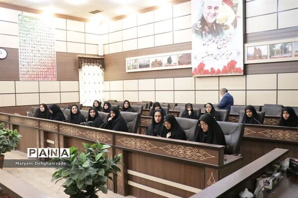 آیین تکریم و معارفه مسئول اتحادیه انجمن‌های اسلامی دانش‌آموزان شهرستان مهریز