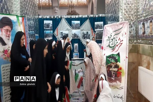 پدر شهید لردی میزبان دانش‌آموزان بافقی