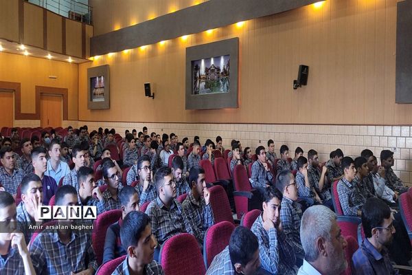 بزرگداشت هفته دفاع مقدس و آغاز هفته وحدت