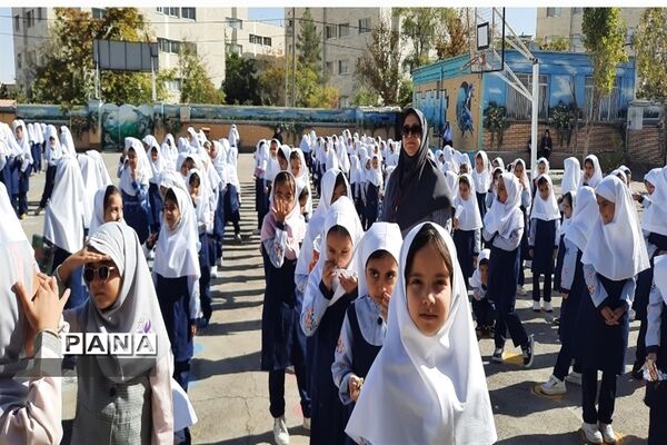 مراسم جشن عاطفه‌ها در دبستان شهدای فرهنگی ناحیه۷ مشهد