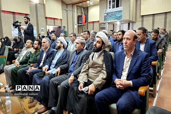 گردهمایی معاونان پرورشی و فرماندهان حوزه‌های بسیج دانش‌آموزی آذربایجان شرقی