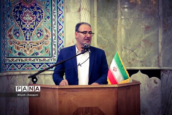 نماز جماعت دانش‌آموزی در راستای اجرای طرح( نور چشم)