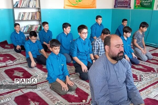 نماز جماعت و نشست‌های بصیرتی هفته وحدت  مدارس رودهن