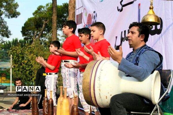 آیین نواختن زنگ تحرک مدارس در ناحیه یک ری‌