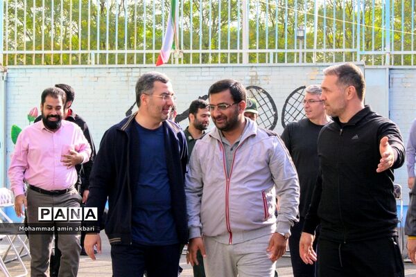 آیین نواختن زنگ تحرک مدارس در ناحیه یک ری‌