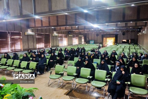 اختتامیه پویش کتاب خاتون و قوماندان