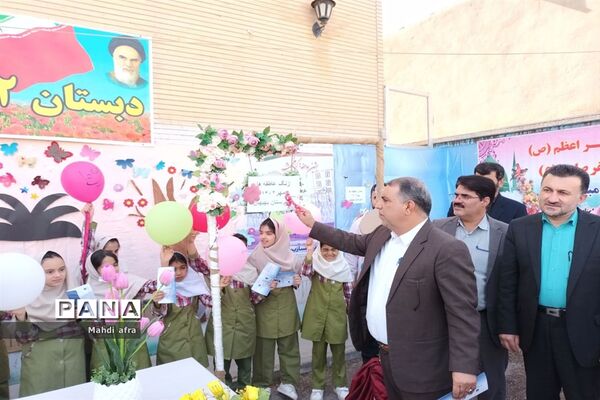 نواختن زنگ جشن عاطفه‌ها در مدارس بهبهان
