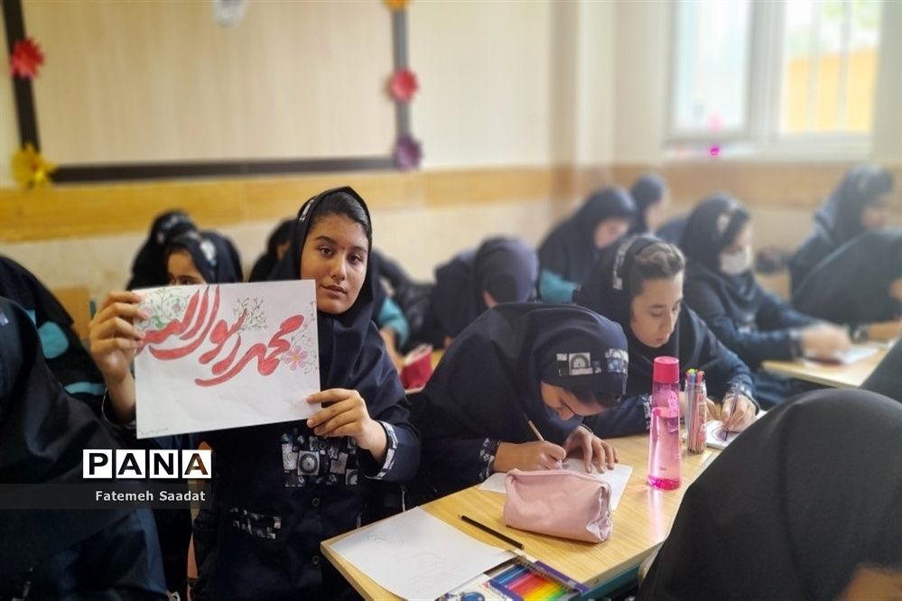 برپایی نمایشگاه آثار خوشنویسی دانش‌آموزان از القاب حضرت محمد(ص)