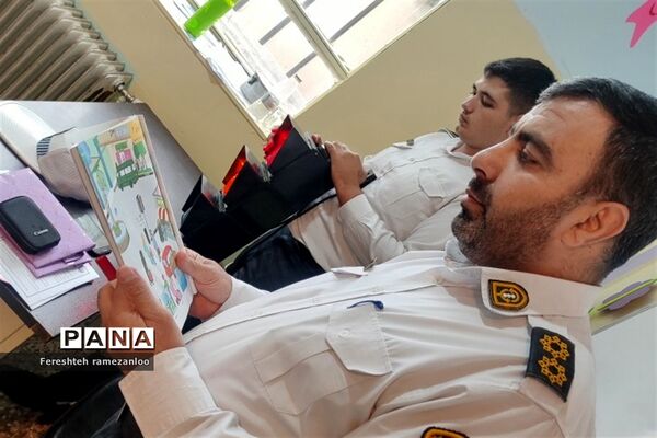 گرامیداشت روز نیروی انتظامی در دبستان دخترانه مزرعه صفادشت