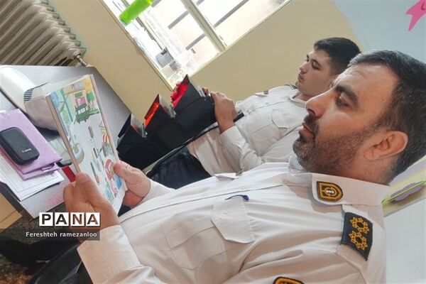 گرامیداشت روز نیروی انتظامی در دبستان دخترانه مزرعه صفادشت