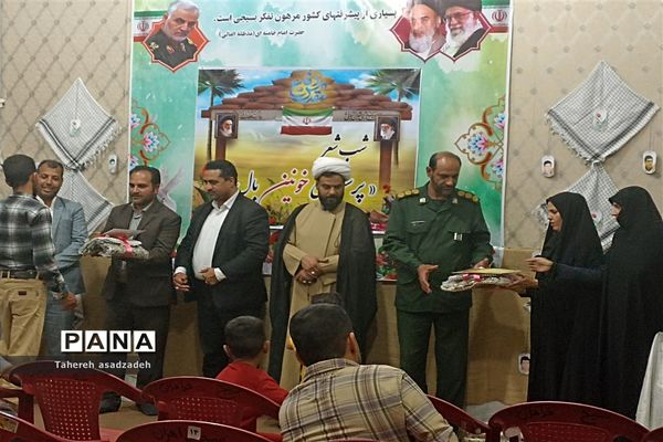 چهارمین شب شعر«پرستوهای خونین بال» در شهرستان مروست