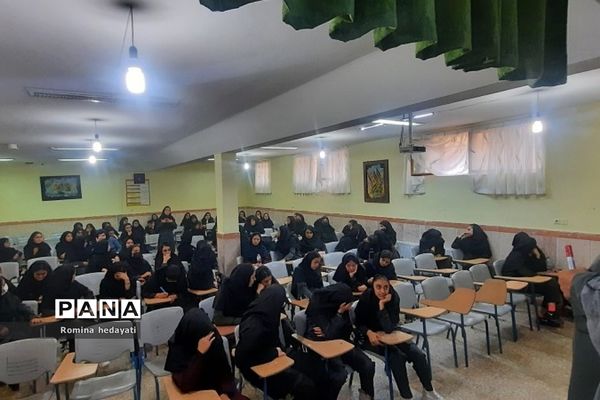 برگزاری کارگاه‌های مهارتی و رفتارهای اجتماعی در هنرستان مبتکران رودهن