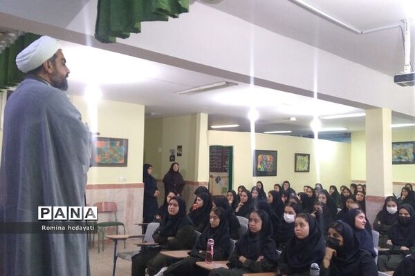 برگزاری کارگاه‌های مهارتی و رفتارهای اجتماعی در هنرستان مبتکران رودهن
