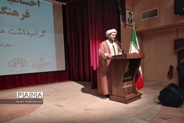 اختتامیه نمایشگاه خوشنویسی خط سرخ درشهرستان اسلامشهر