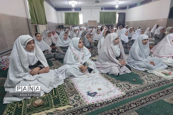 جشن نماز دانش‌آموزان آموزشگاه الله‌اکبر اسلامشهر