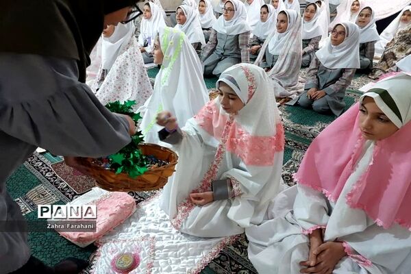 جشن نماز دانش‌آموزان آموزشگاه الله‌اکبر اسلامشهر