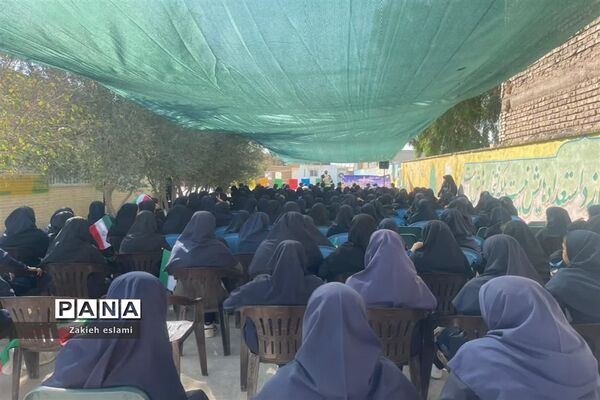 دبیرستان سمیه میزبان جشن عاطفه‌ها در شهرستان خاتم